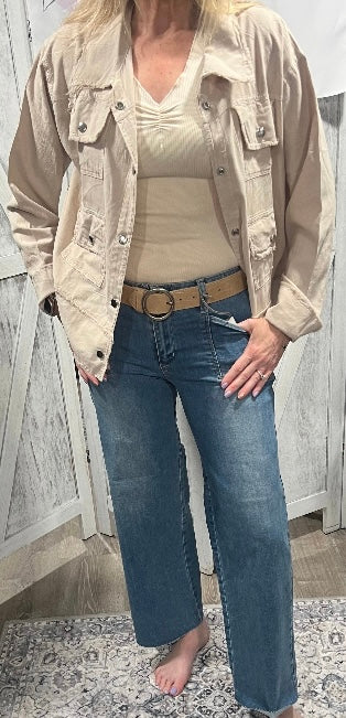 Natural Rib Knit Lettuce Edge V Neck Top