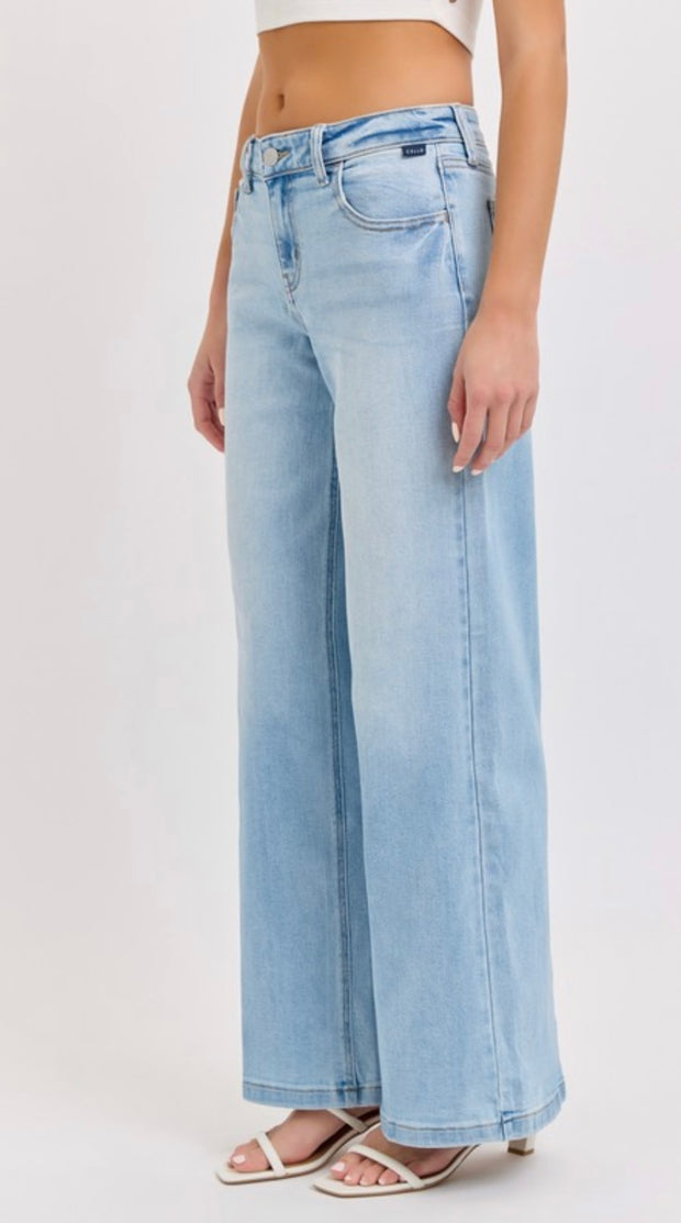 Light Wash Wide Leg Jean- No Rips/Distressing